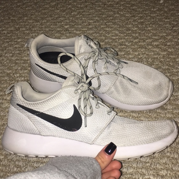 off white roshes